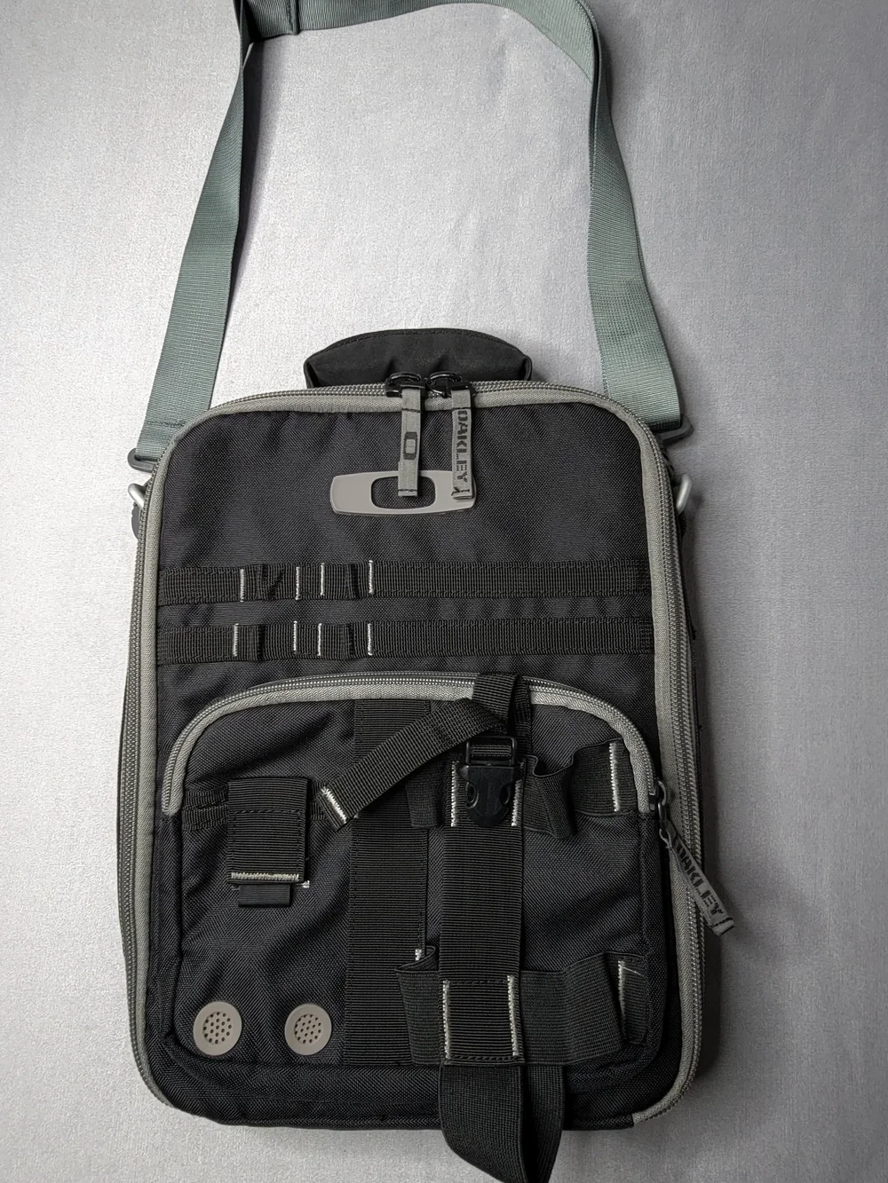 Oakley Checkpoint Vertical Laptop Messenger Bag Black Padded Tactical Size 11X14
